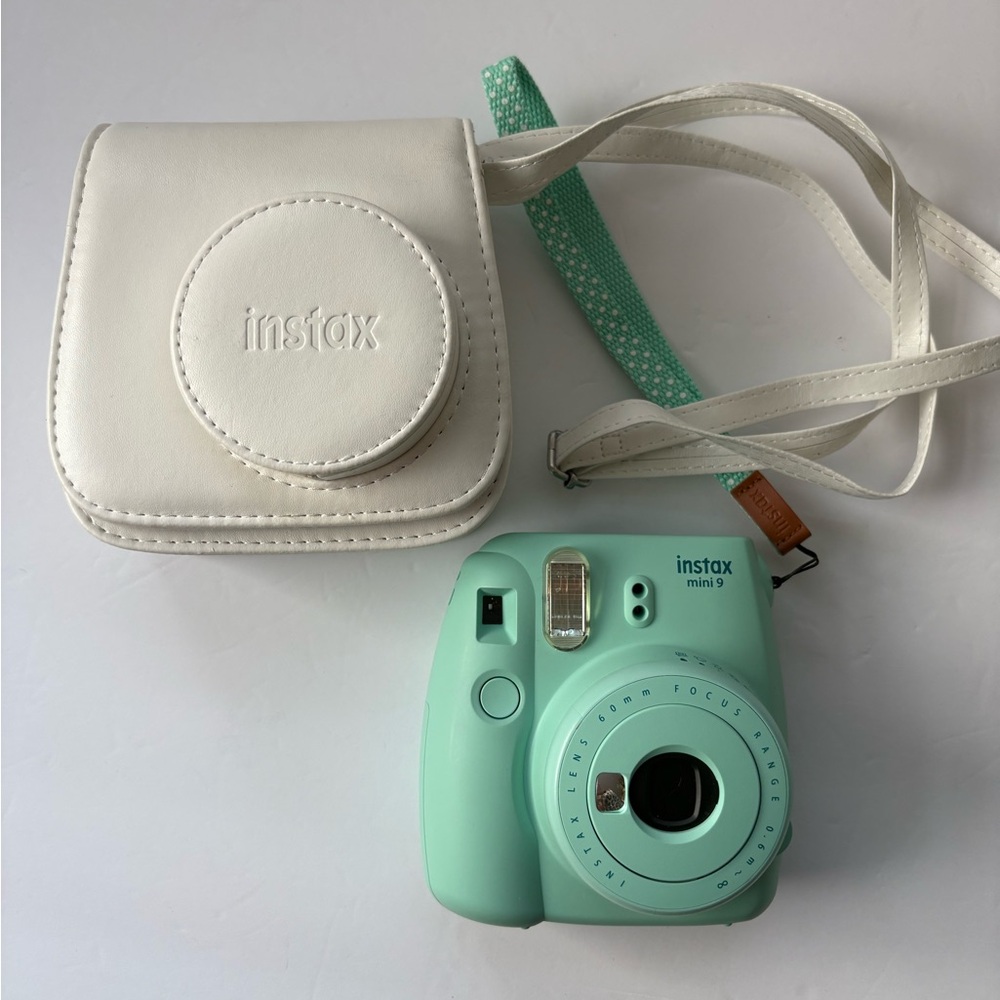Fujifilm Instax Mini 9 Instant Camera with Case